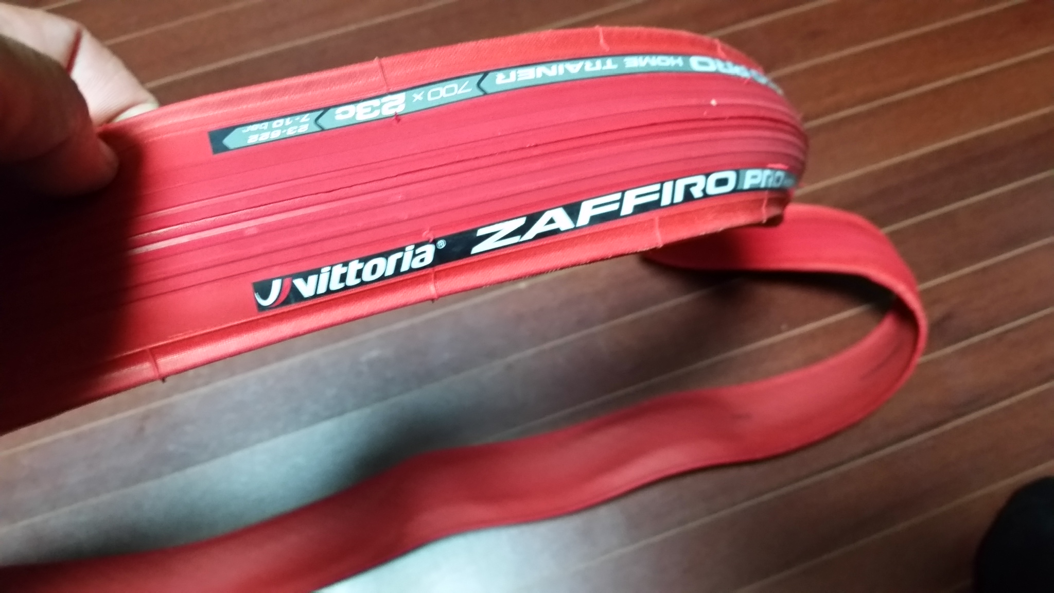 ローラー練習にはやはり専用タイヤが良い!!Vittoria(ビットリア) ZAFFIRO プロホームトレーナーが素晴らしい！！